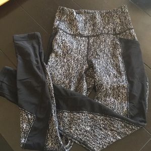 Lululemon workout pant with mesh size 4